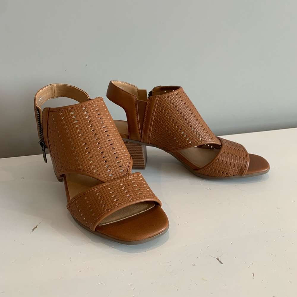 Crown Vintage Shooties. Size 9.5
